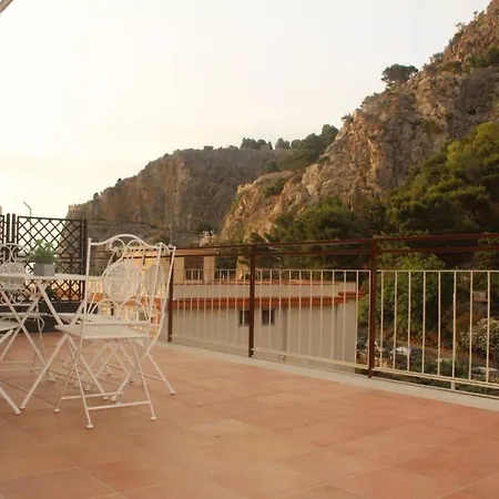 Casalucefalu 公寓 切法卢