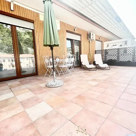 شقة Casalucefalu تْشيفالو